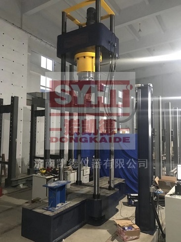 YAW-5000F型微機控制電液伺服長柱壓力試驗機